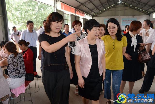 小小手工活，不出村，不出院，一天赚到几十块