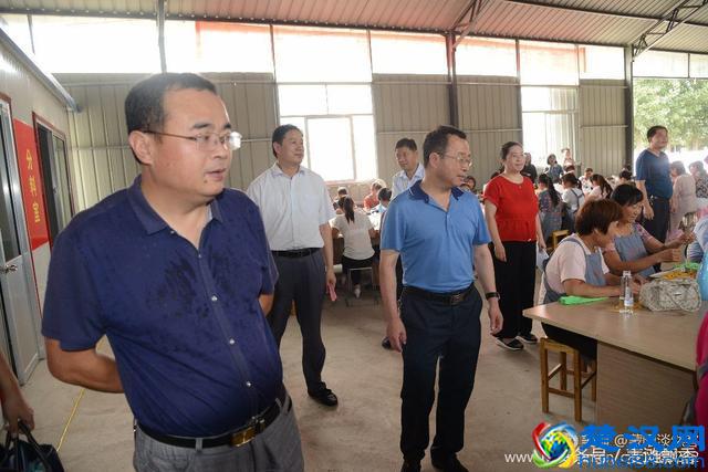 小小手工活，不出村，不出院，一天赚到几十块