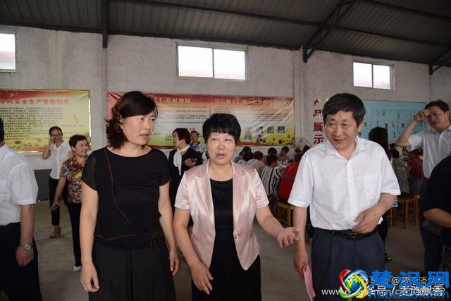 小小手工活，不出村，不出院，一天赚到几十块