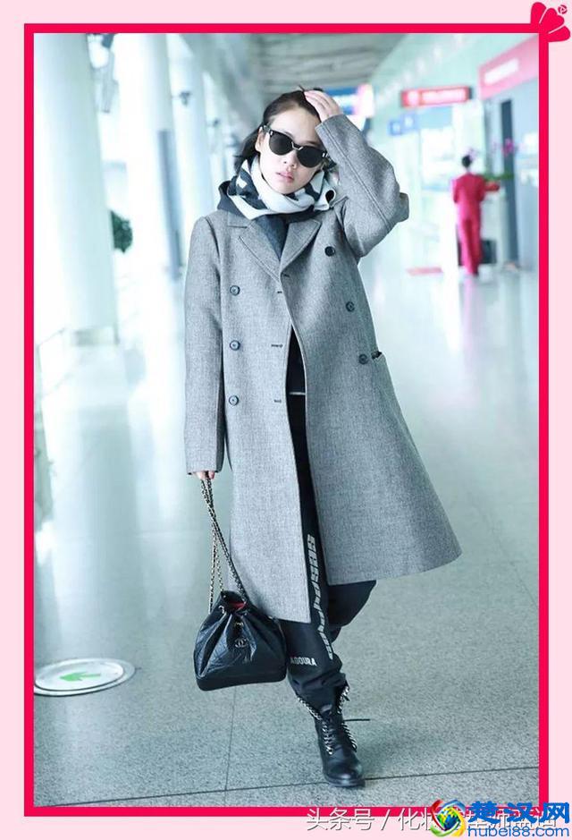 张天爱时髦机场走秀，超模怎么穿都辣么好看！