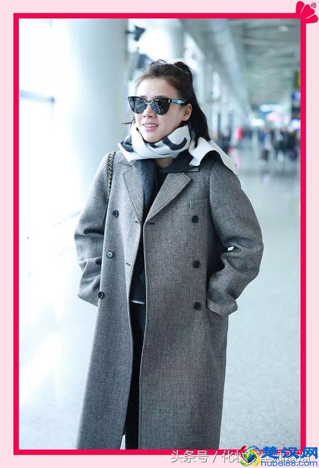 张天爱时髦机场走秀，超模怎么穿都辣么好看！