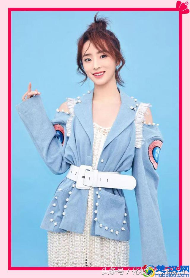 张天爱时髦机场走秀，超模怎么穿都辣么好看！