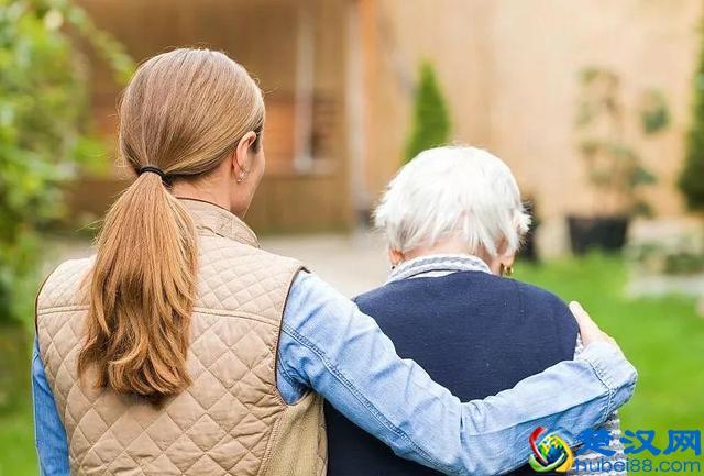 喝酸奶有哪些好处，什么人适宜喝酸奶？警惕！这3类人禁忌喝酸奶