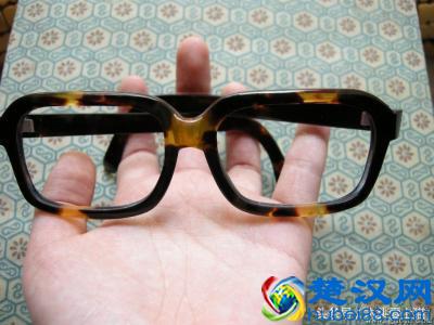 专业眼镜人告诉你眼镜框选哪种材料比较好？