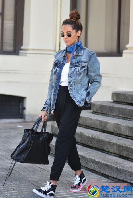 牛仔外套配什么裤子？看潮人都怎么穿吧