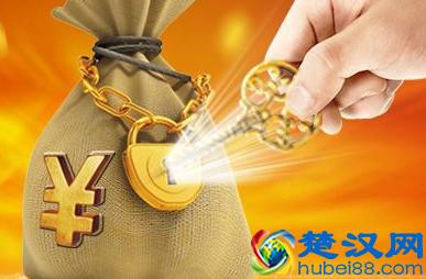 在家躺着赚钱的自由职业者有多爽？