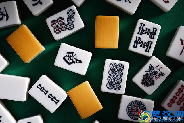打麻将怎样才能赢？麻将大师教你两招，出去玩麻将再也没输过