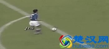 94年世界杯的荷兰队虽输掉这场比赛，却让世人看到什么叫对攻大战