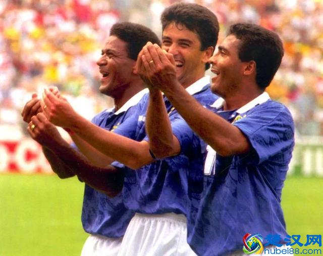 94年世界杯的荷兰队虽输掉这场比赛，却让世人看到什么叫对攻大战