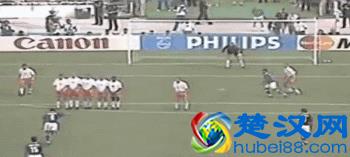 94年世界杯的荷兰队虽输掉这场比赛，却让世人看到什么叫对攻大战