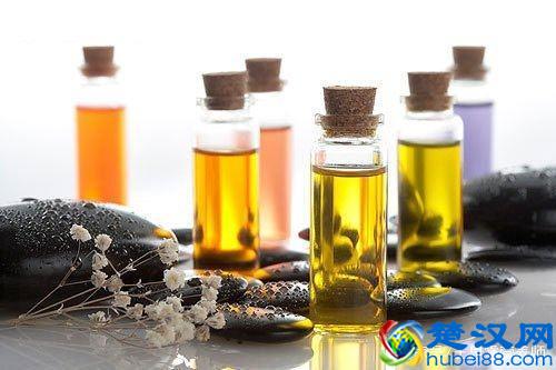 让老干妈、海天中招的矿物油，究竟是什么东西？还能不能吃？