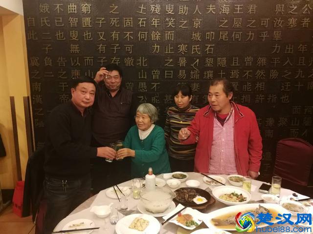 新闻写作：写好评论四步走