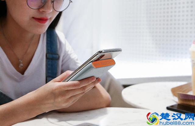 选购高品质的移动电源很难？那是因为你不懂这5点！