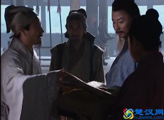 林冲未向王伦纳投名状，反取他性命向晁盖纳投名状