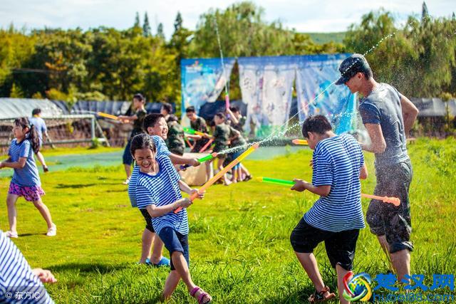 放暑假想让孩子参加美国夏令营？美国这5种夏令营供你选择！