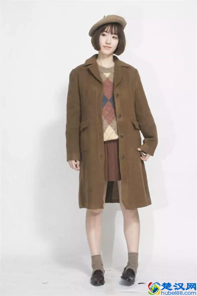 咖啡色衣服搭配什么颜色好看？答案全在这面……