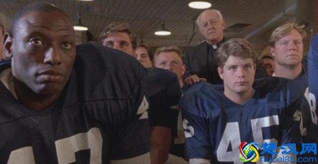 为什么美国人如此热爱橄榄球？