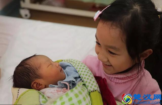 新出生人口减少200万，中国人为何不愿意多生孩子了？