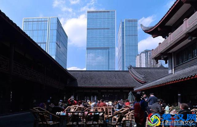 光彩夺目,这是超乎你想象的成都!