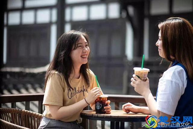 光彩夺目,这是超乎你想象的成都!