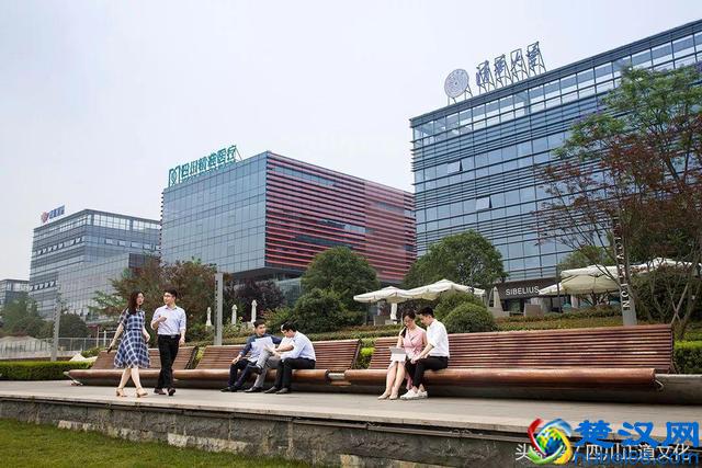 光彩夺目,这是超乎你想象的成都!