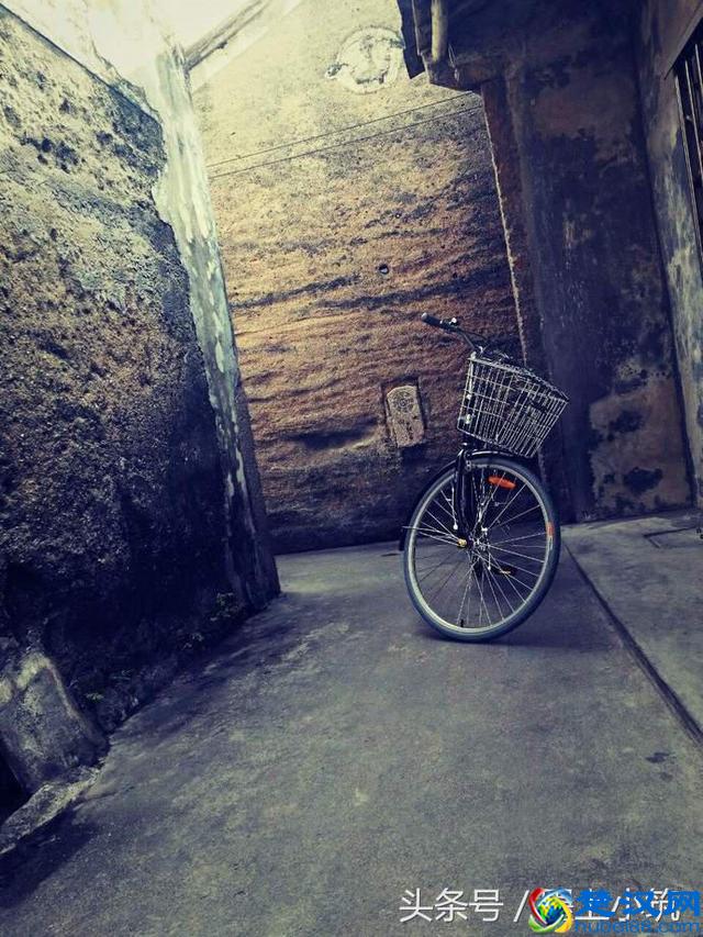 一个人的斑驳，我画地为牢