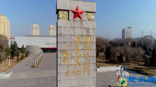 新时代雷锋精神是什么？90后讲解员告诉你