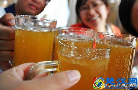 曾经被网友评为最难喝的饮料，格瓦斯和新疆的卡瓦斯有什么区别