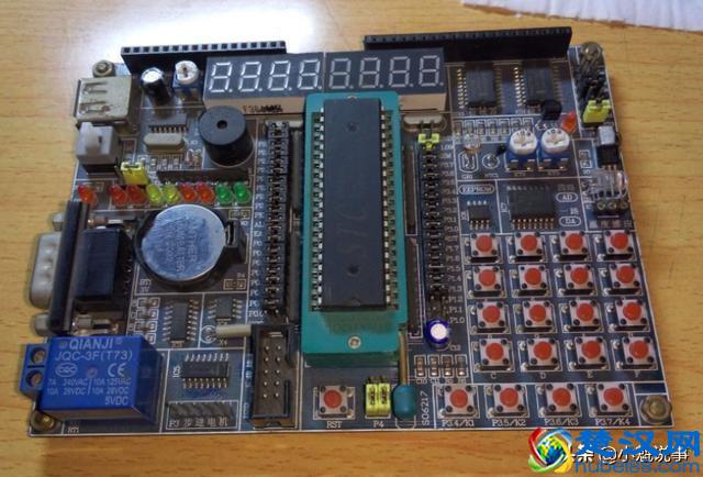 单片机与PC机的区别及用途解析