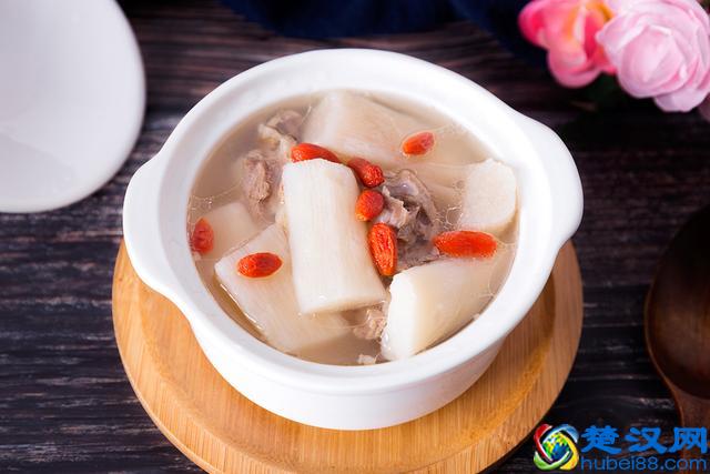深秋不可缺少的汤，淮山枸杞排骨汤，快回家喝汤吧