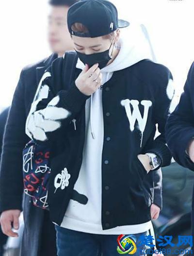 优乐美广告词：把你捧在手心 不说手心了，其实不如鹿晗一块表！