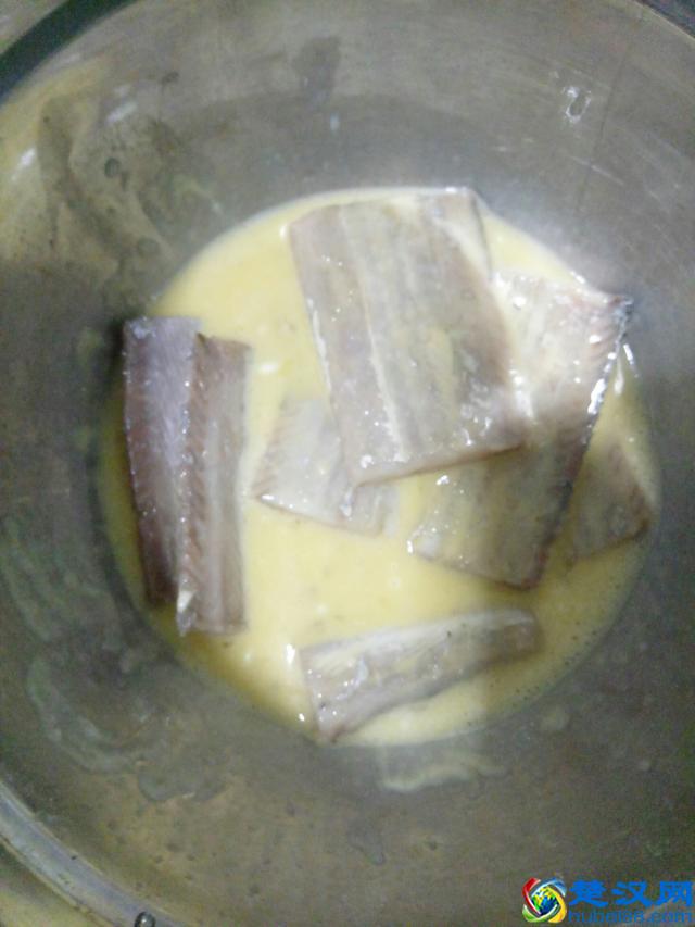 上海妈妈教你“红烧带鱼”家常做法，鱼肉滑嫩，浓油赤酱