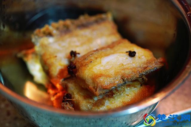 上海妈妈教你“红烧带鱼”家常做法，鱼肉滑嫩，浓油赤酱