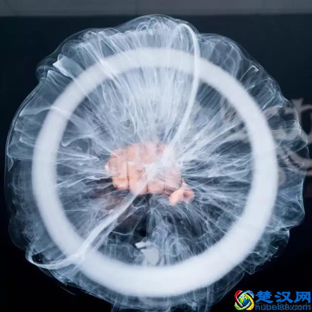 如何帅气的吐烟圈？用这招迷死你的女人！