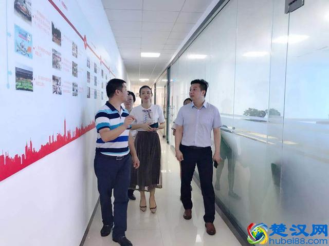 东莞市"一镇一品"模具设计师特色项目培训走进青华模具培训学校