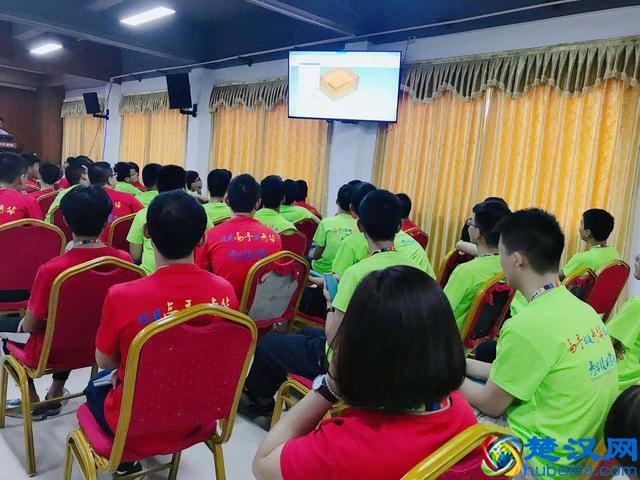 东莞市"一镇一品"模具设计师特色项目培训走进青华模具培训学校