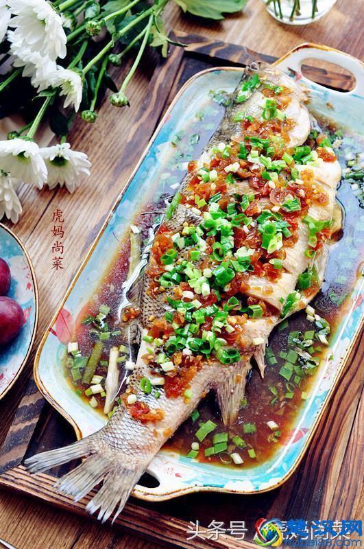 鲈鱼5款最好吃的做法，看看高手都是怎么做的，3条都不够吃！