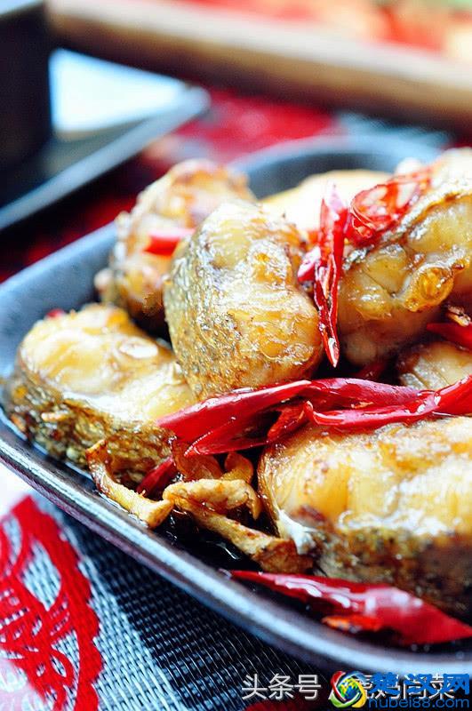 鲈鱼5款最好吃的做法，看看高手都是怎么做的，3条都不够吃！