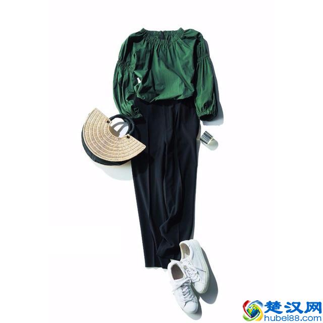 黑色裤子搭配什么上衣！教你这20种搭配，让你优雅女人味加倍！