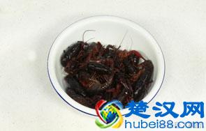 龙虾怎么做才好吃？大厨教你一个饭店的做法，一大盘都吃干净了