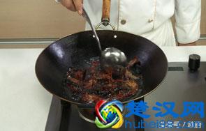 龙虾怎么做才好吃？大厨教你一个饭店的做法，一大盘都吃干净了