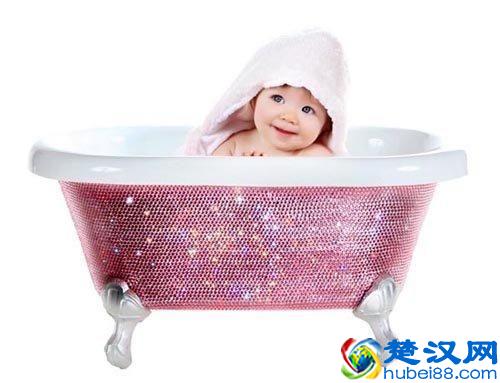 碧昂斯女儿的装备，贵的你无法想象，反正我只是看看