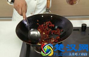 龙虾怎么做才好吃？大厨教你一个饭店的做法，一大盘都吃干净了