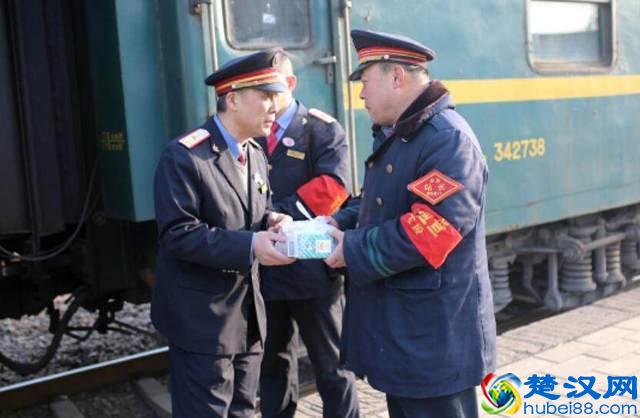 中国目前最便宜的火车，0.5元坐25分钟，里程约20公里！