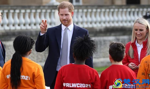 哈里王子帅出新高度！儿子阿奇越来越像他，宠爱梅根我就佩服哈里