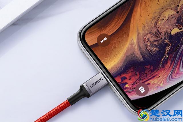 iPhone 充不上电先别急，首先检查是不是这个原因