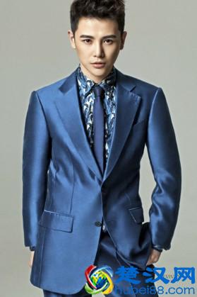 蓝色西装配衬衫,展现出你独有的腔调