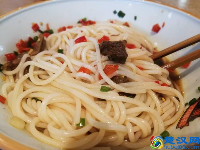 吃了多年假常德牛肉粉，这家常德炖粉店告诉你什么叫正宗！