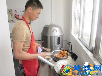 2017年流动小吃车卖什么小吃挣钱