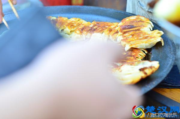 吃在浦口 2两锅贴+2白菜锅贴+1胡辣汤+1豆浆=10元